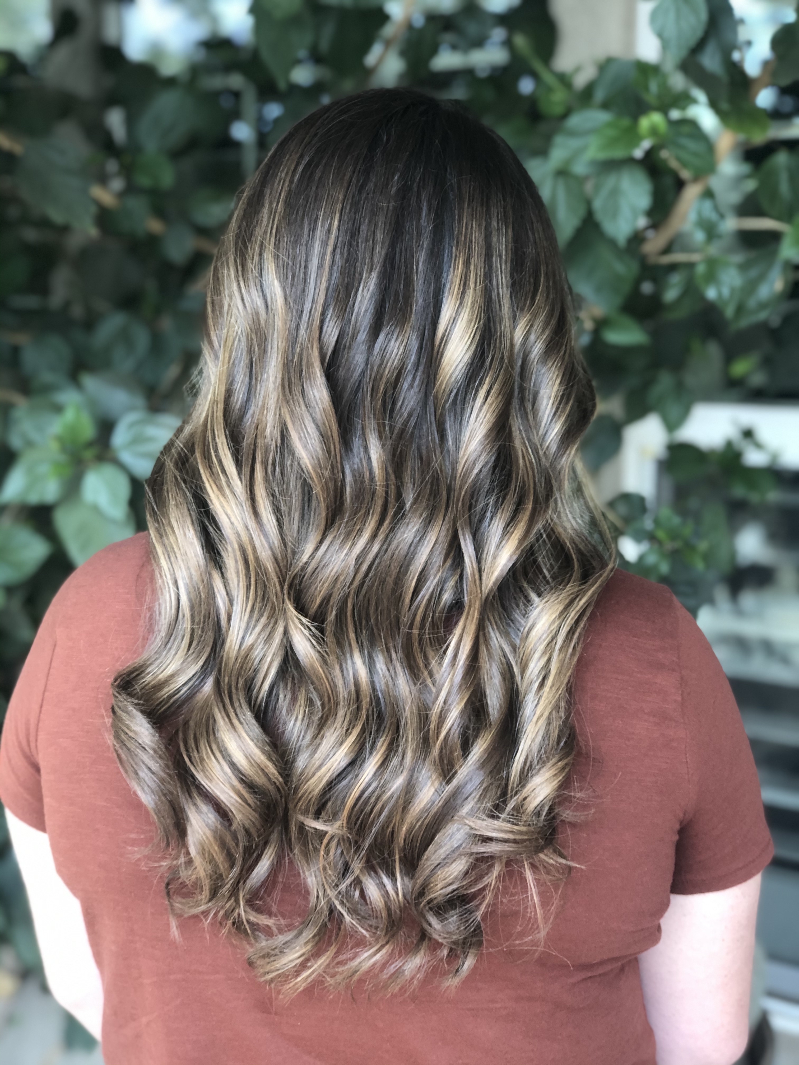 ROOT COLOR & PARTIAL HIGHLIGHT