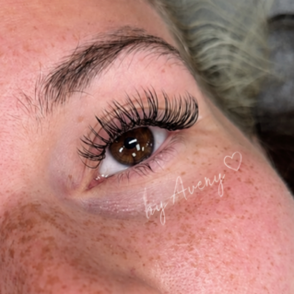 Classic Lash Full Set at Luxury Looks Beauty & Esthetics in Manahawkin, NJ