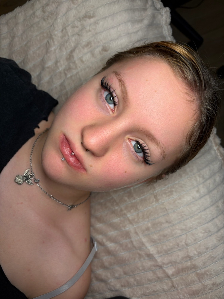 Anime Lash Clusters at Badgirrl Esthetics in Damascus, OR