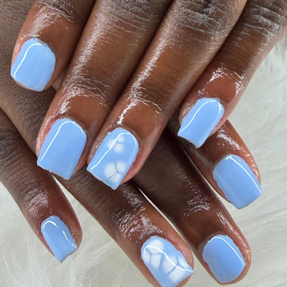 change nails  color at Alizah’s Hair Salon in Indianapolis, IN