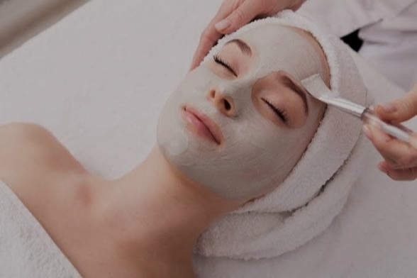 Anti Aging Deluxe Facial