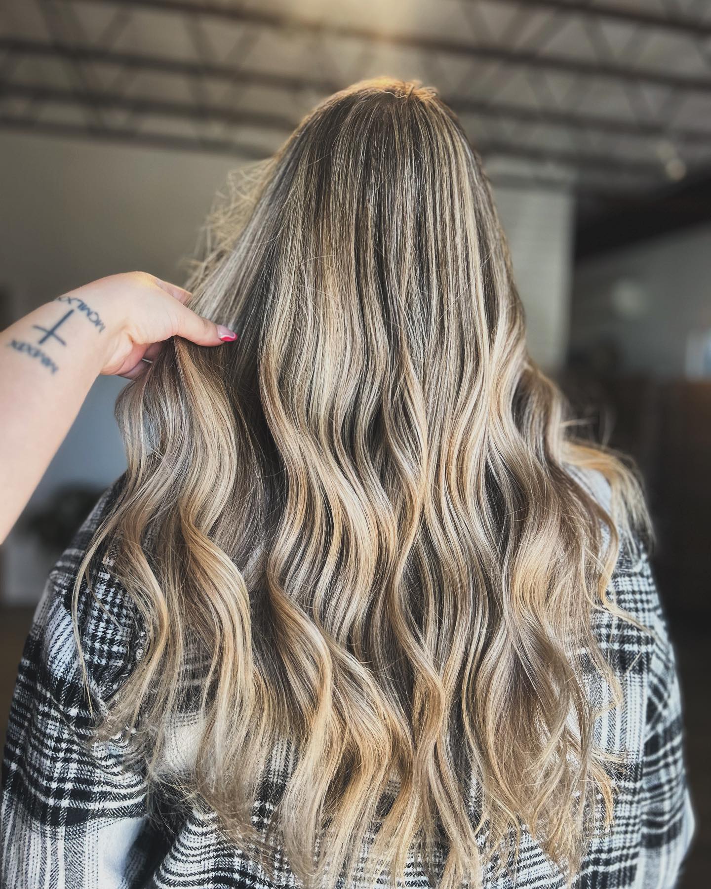 shampoo, treatment & blowout.