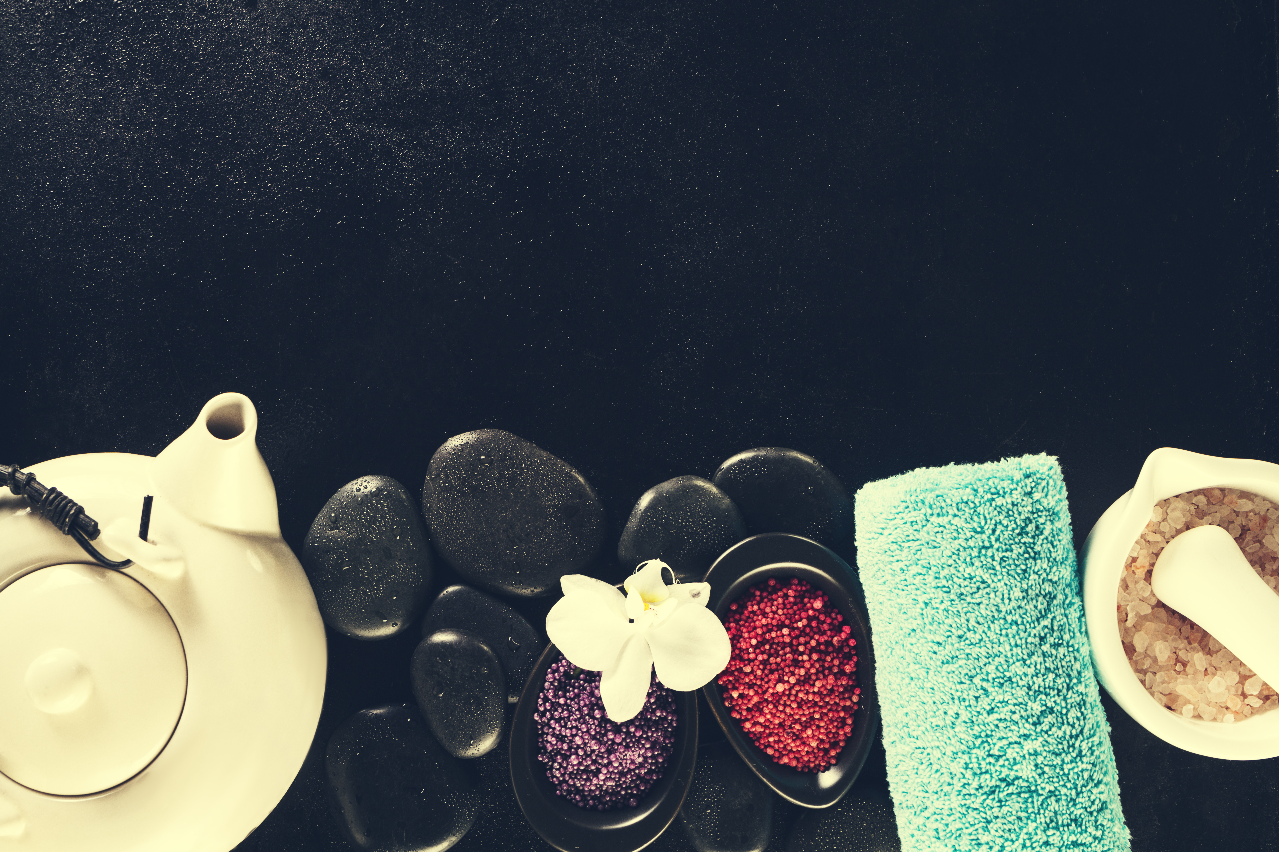 Aromatherapy & Hot Stone Treatment