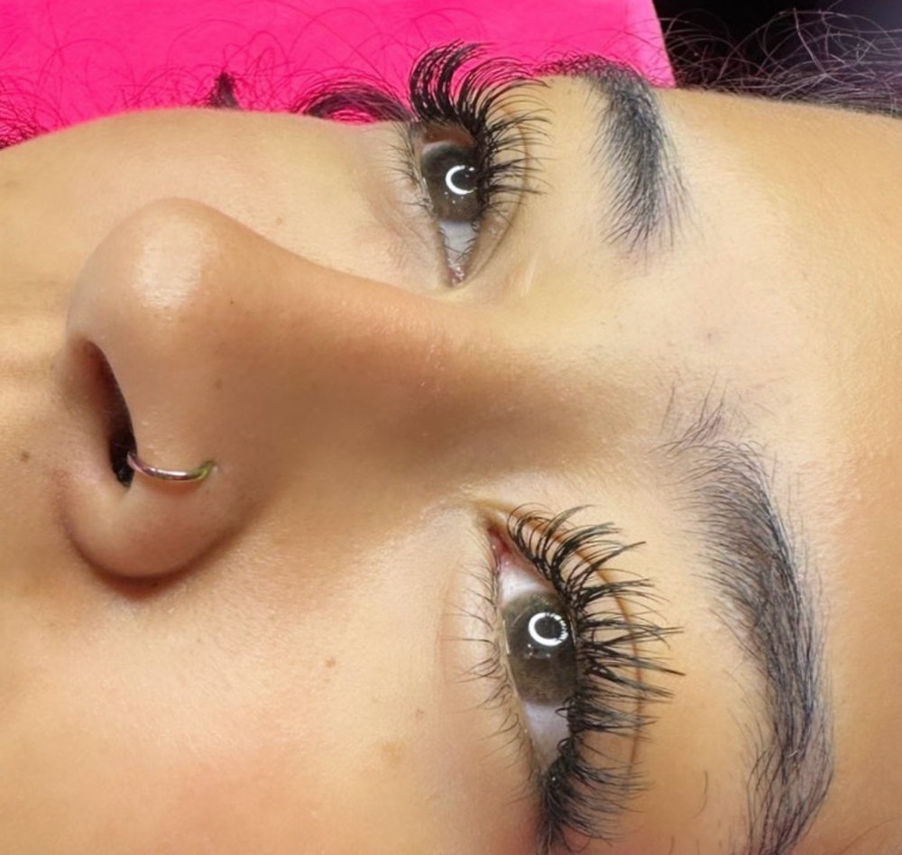 Hybrid Eyelash Extensions