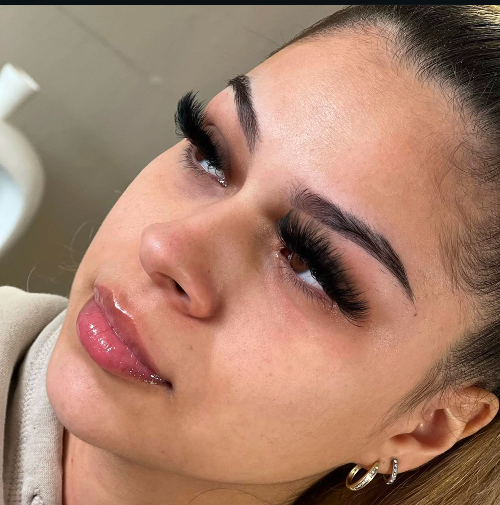 Mega Volume Eyelash Extensions