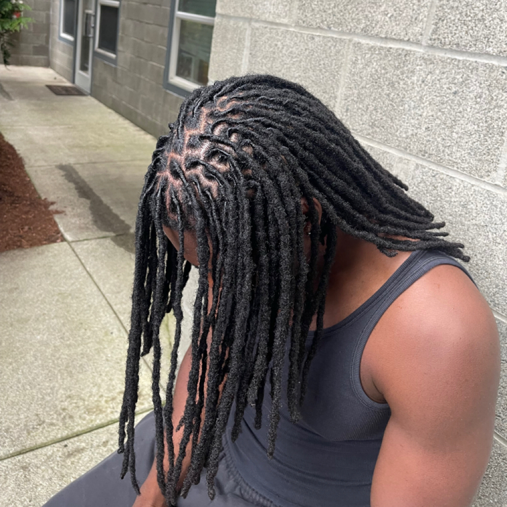Loc Retwist (Maintenance Reset) at RESTORA in Lynnwood, WA