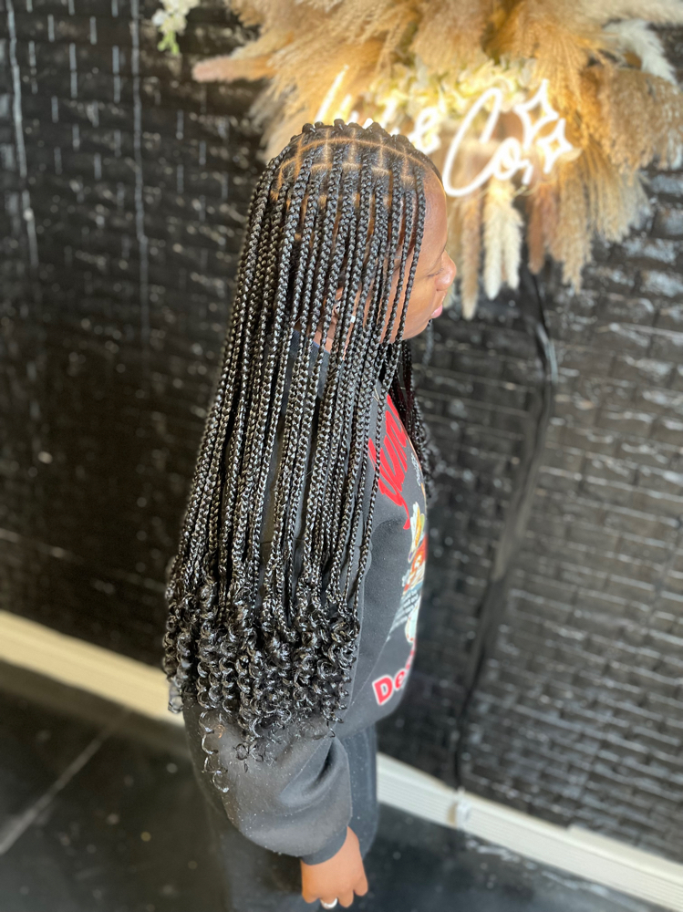 Smedium Knotless Braids