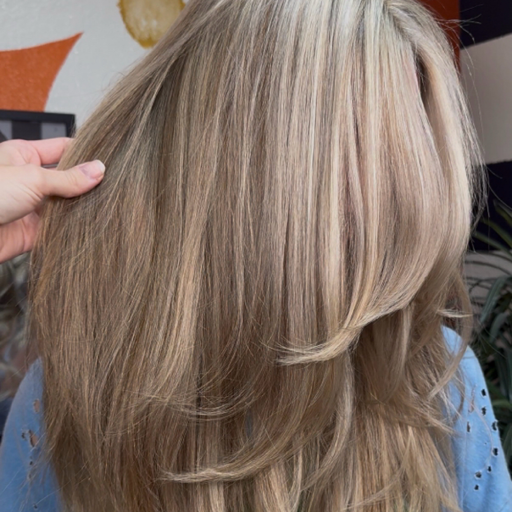Blowout at Alicia At The Hippie Hair Room in Weatherford, TX