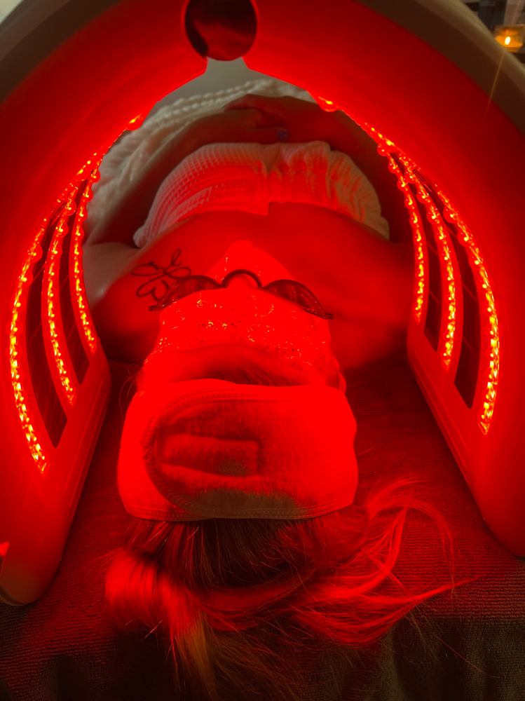 LED Light Therapy With Facial