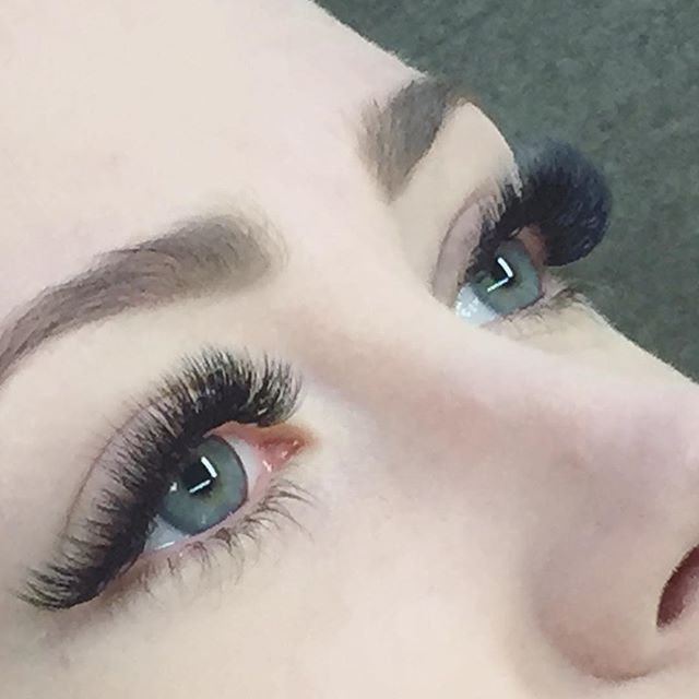 Mega Volume Lash Extensions