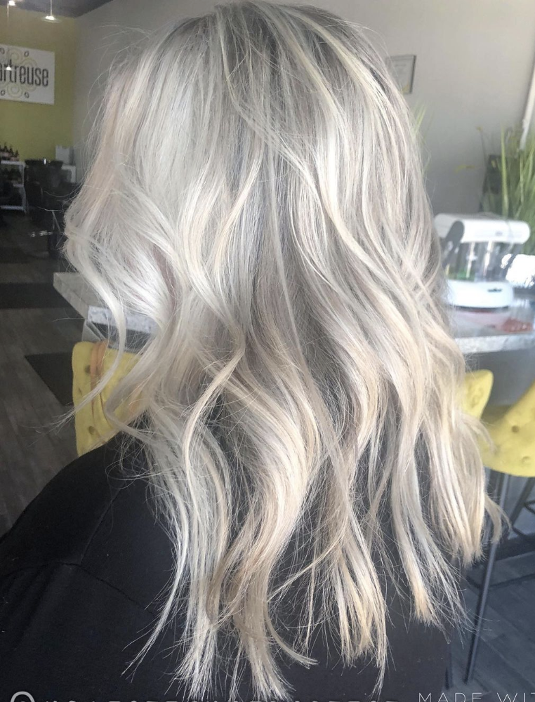 Full Lightening at Salon Chartreuse in Corpus Christi, TX
