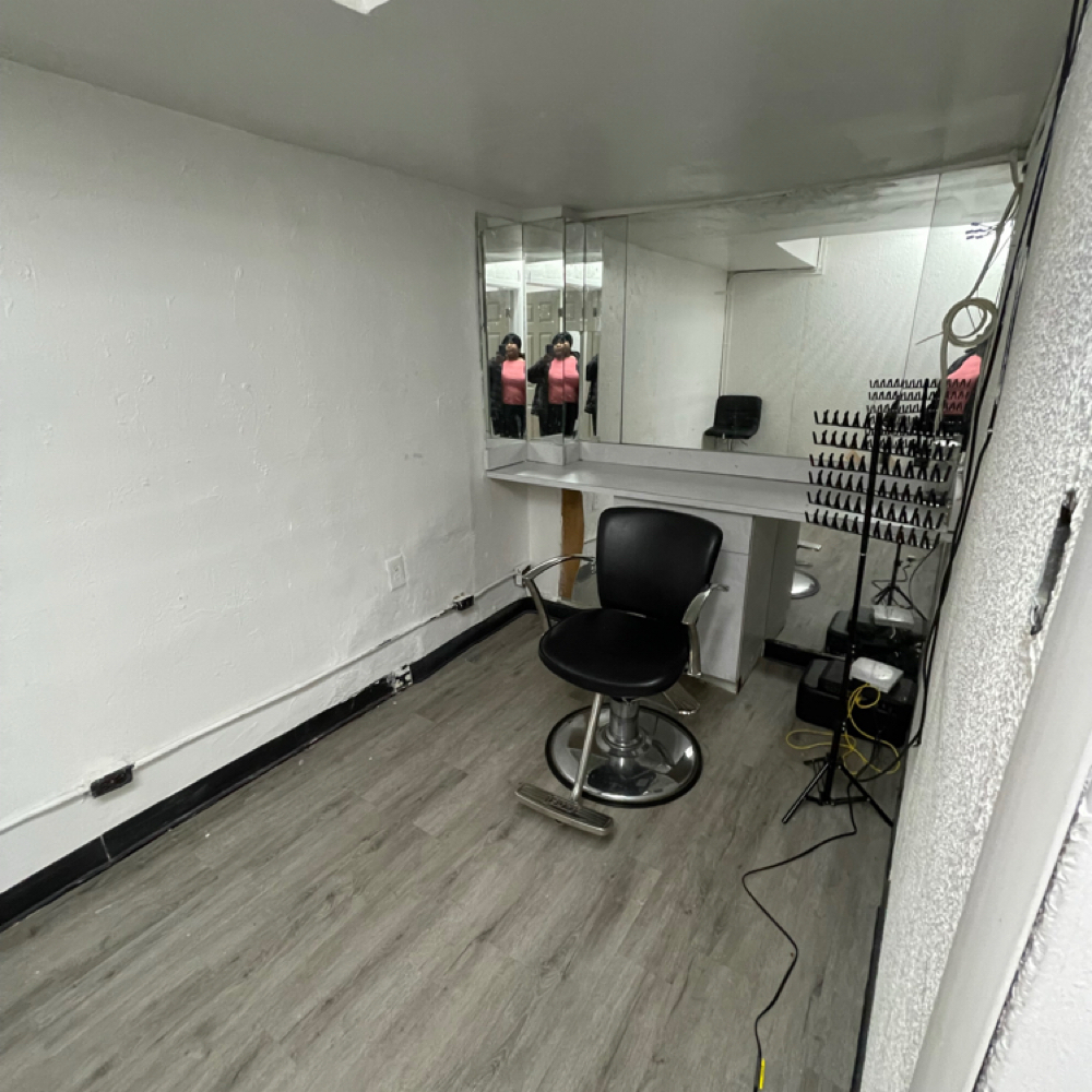 Salon Suite at Candy’sbraidingsalon in detroit, MI