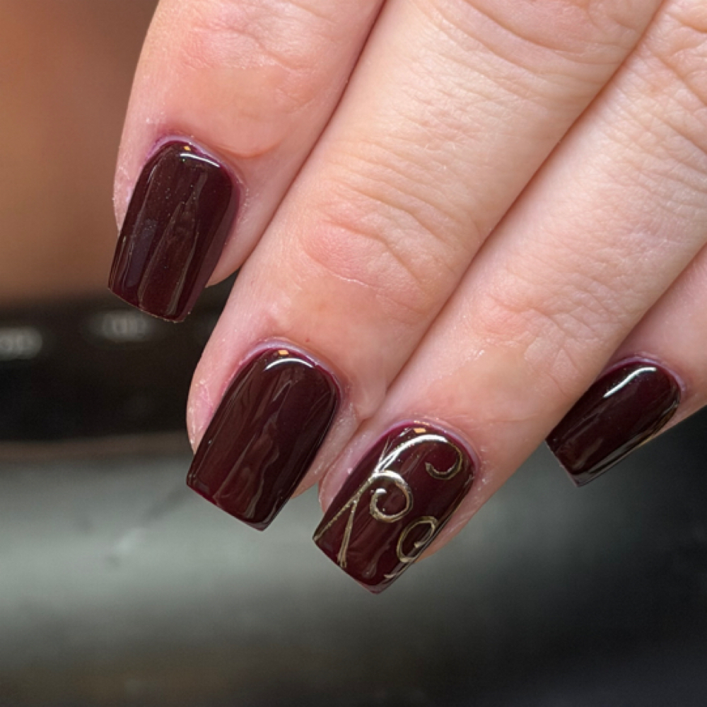 minimal design at nailsbygabriellelyn in Waterville, ME