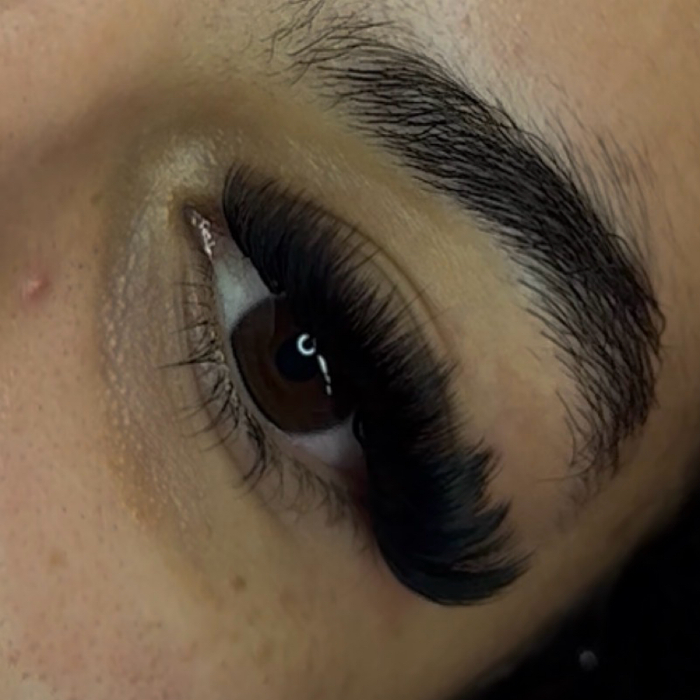 Mega Volume Full Set at C's Lashblinx in Deltona, FL