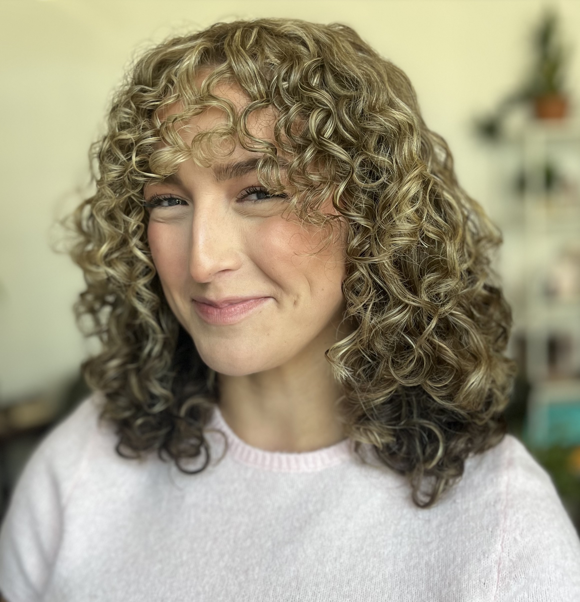 Bang Trim at RG Versatile Beauty in Saint Louis, MO