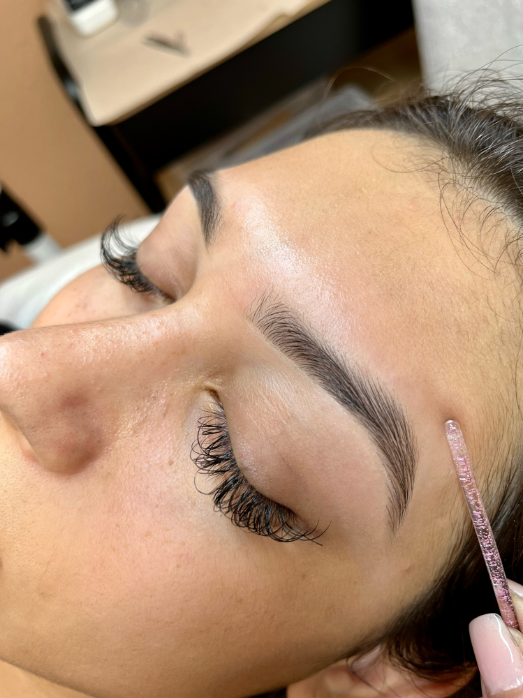 Brow Wax Sculpt