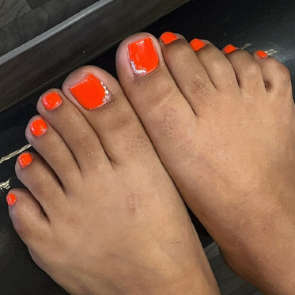 Gel Pedicure at Sun & Set studio in Oceanside, CA