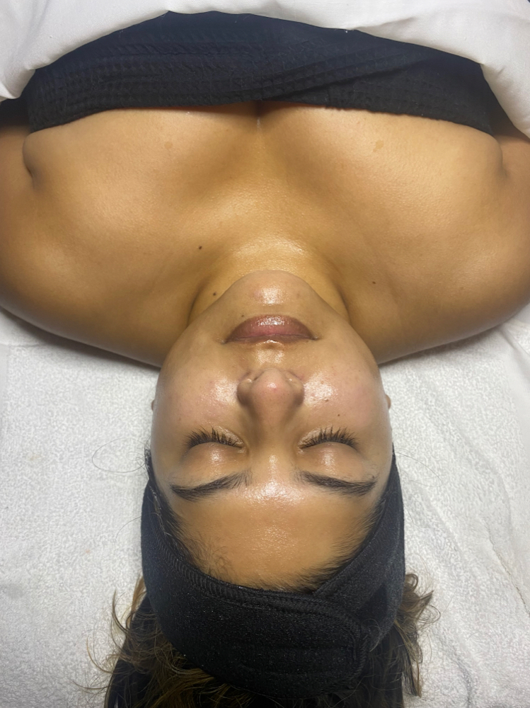 Classic Glow Facial