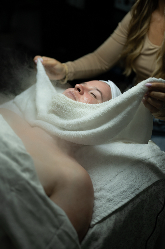 Custom Facial With Extended Massage