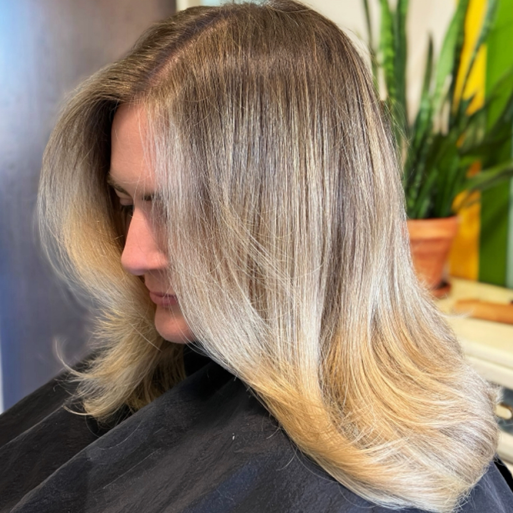 Full Blonding at Iridescent Salon in Atlanta, GA