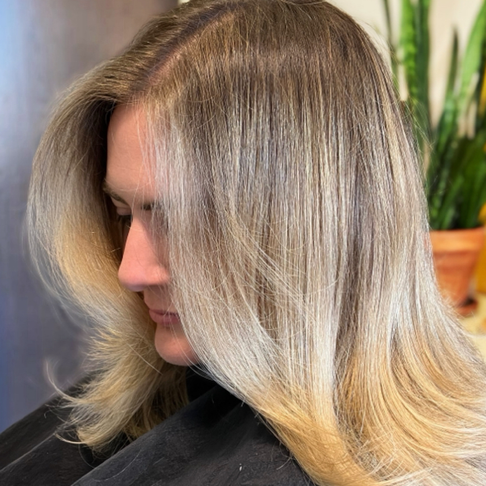 Full Blonding at Iridescent Salon in Atlanta, GA