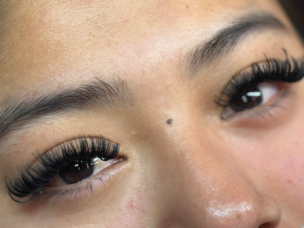 Hybrid lashes at ValleyBeautyClub Llc in Stockton, CA