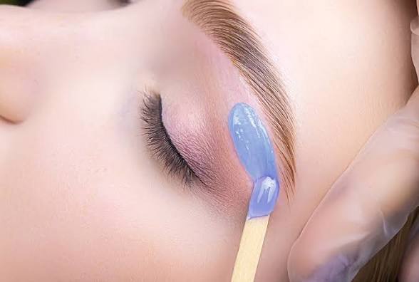 Eyebrow Wax & Shape