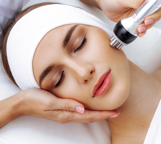 RF Facelift With Hand And Foot Mask