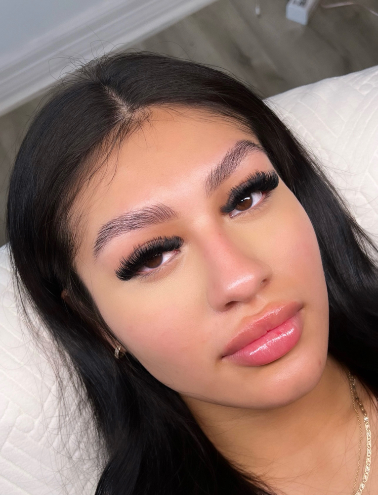 Mega Volume Lash Extensions