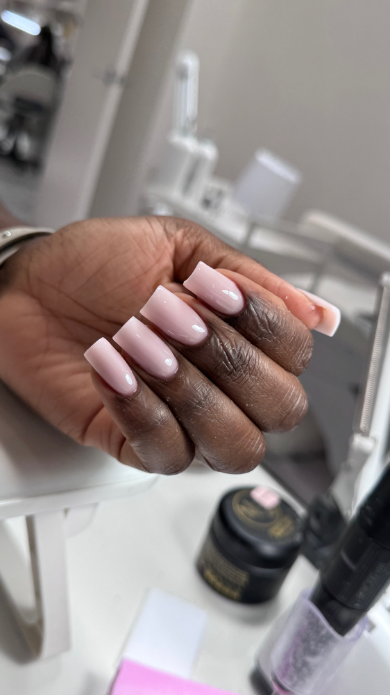 Model: Hard Gel Extensions