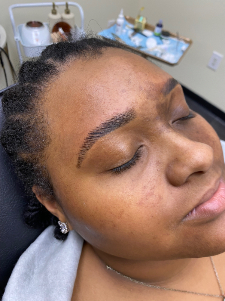 Brow Lamination & Tint