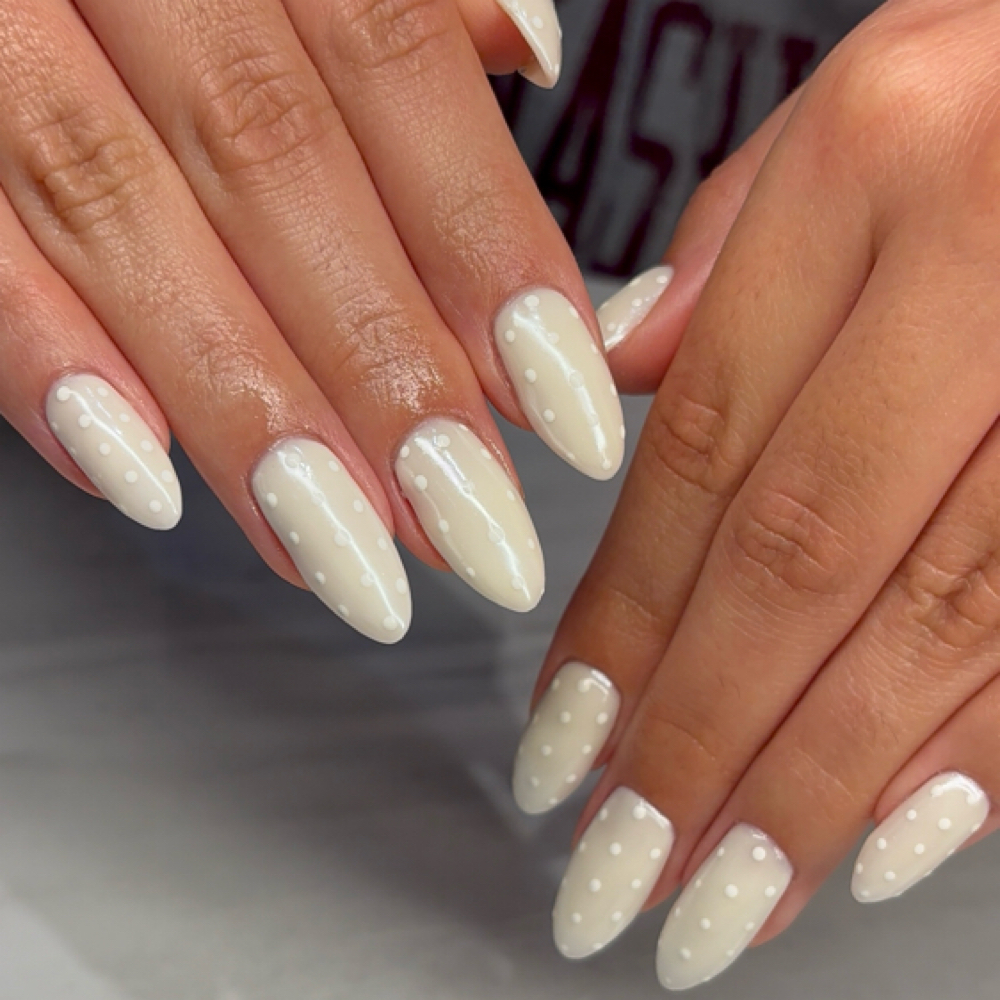 Builder Gel-Fill In at Graceful Hands in Crown Point, IN