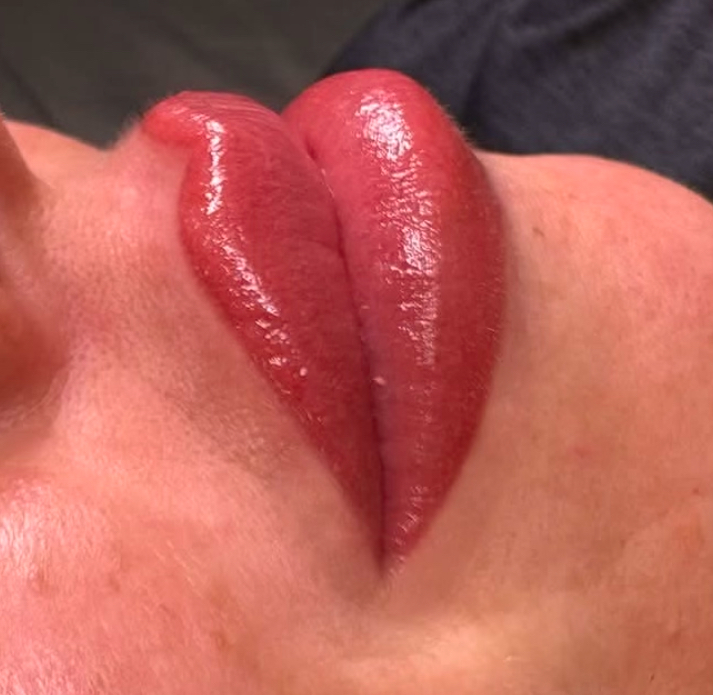 Lip blush