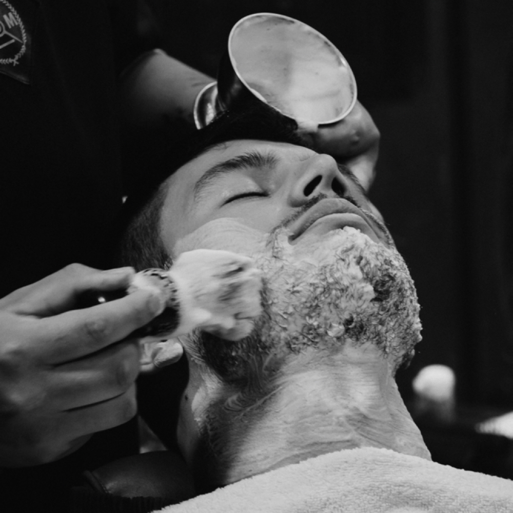 Parlor Room Traditional Hot Shave