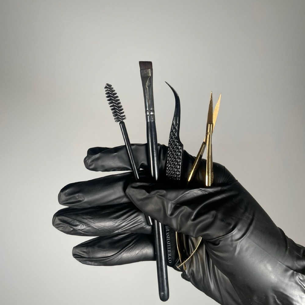 Eyebrow Tweeze at Marissa Esthetics in Park Ridge, IL