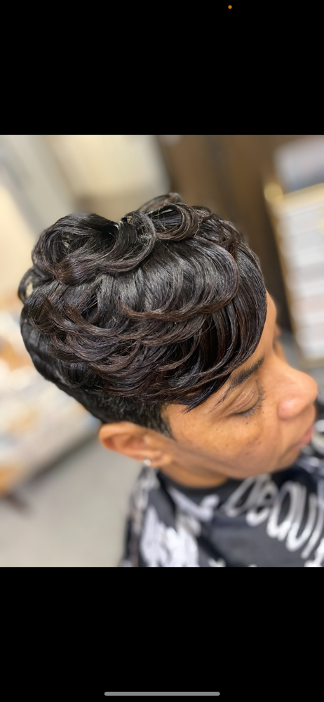 Short Hair Maintenance at C Evans Barber Beauty in Westerville, OH