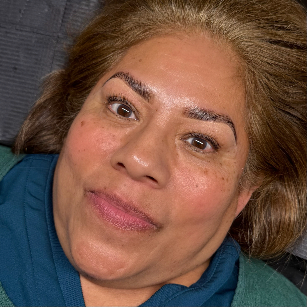 Brow Lamination + Clean Up + Tint