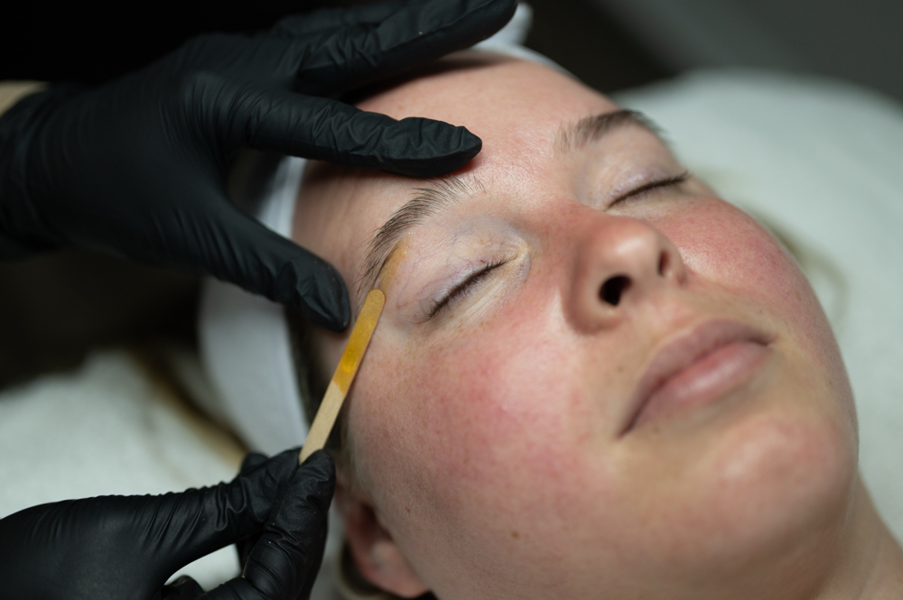 Eyebrow Wax & Clean Up