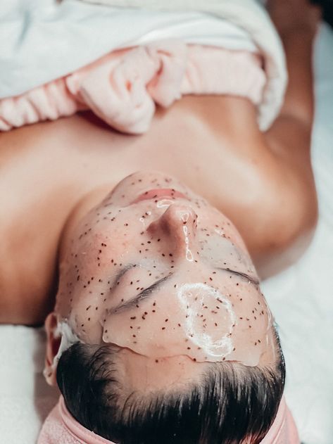 Holiday~ GLOW & GO Facial 🎁