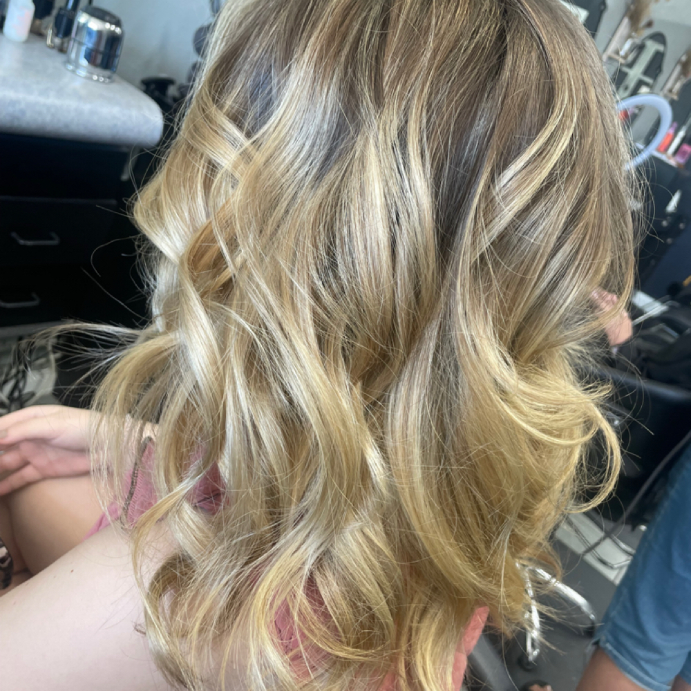 Blowout at Samantha All Teased Up Co in Groveland, FL