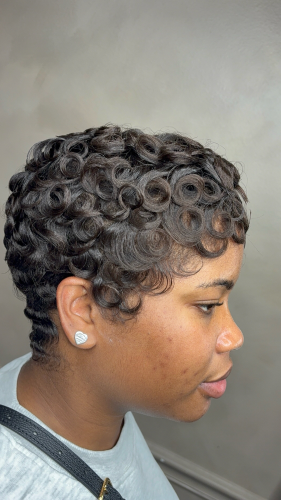 Shampoo And Style at On Set Beauty Salon in Blue Ash, OH