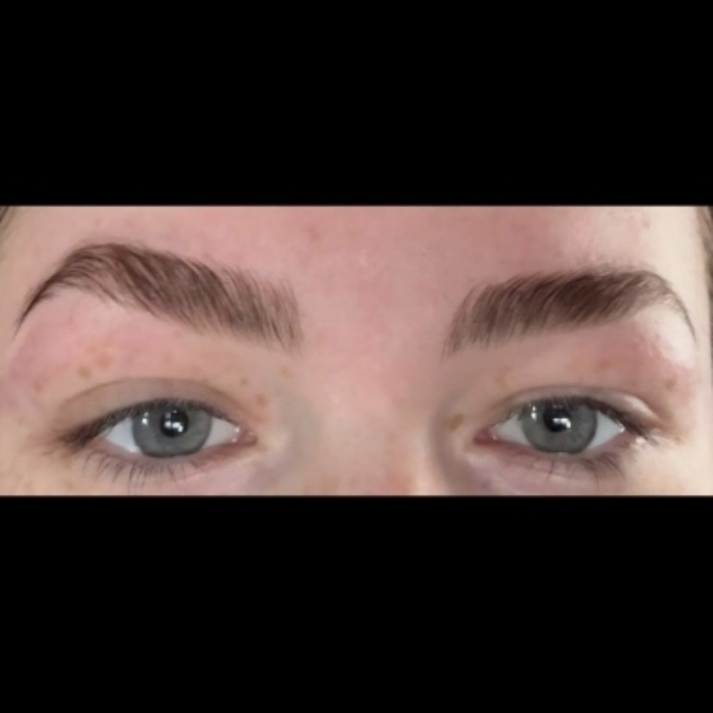 Brow Lamination & Tint