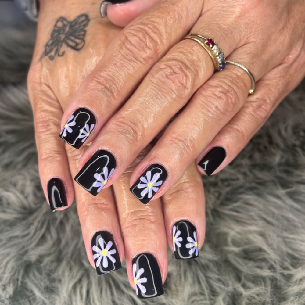 Simple Nail Art On All Nails at Heavenly Hair & Nail Spalon in Wingina, VA