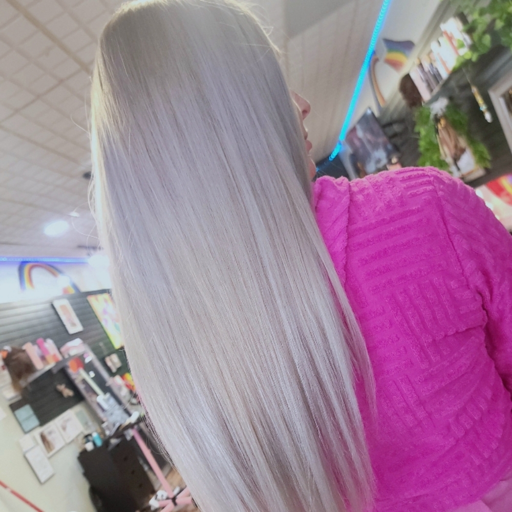 Total Blonde Transformation at Neon Dreams Salon in Springfield, MO