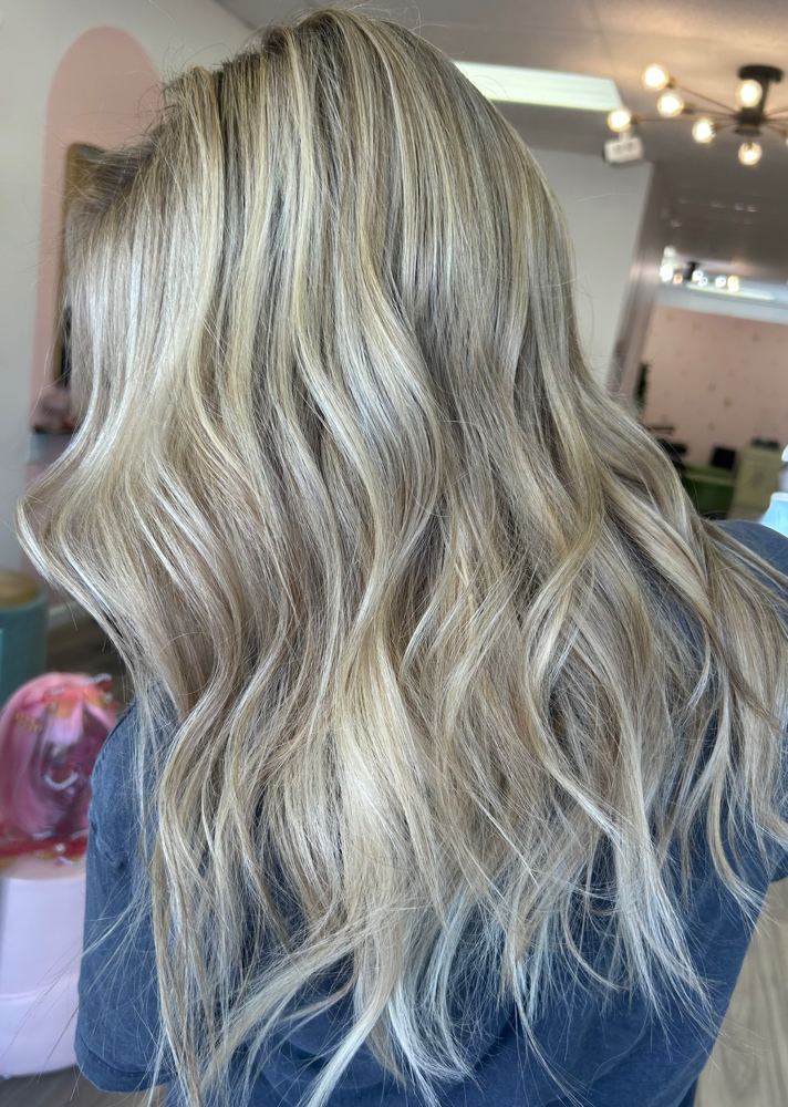 Full blonding + haircut (syd)