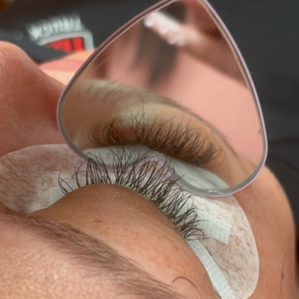 2 Week Classic Lash Fill at Verdadera Beauty in Thornton, CO