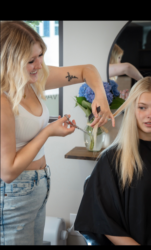 WOMEN HAIRCUT