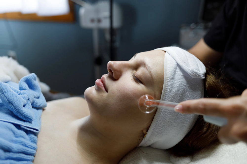 Microcurrent Sculpt + Lift