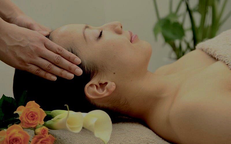 Dry Head Spa (scalp massage)