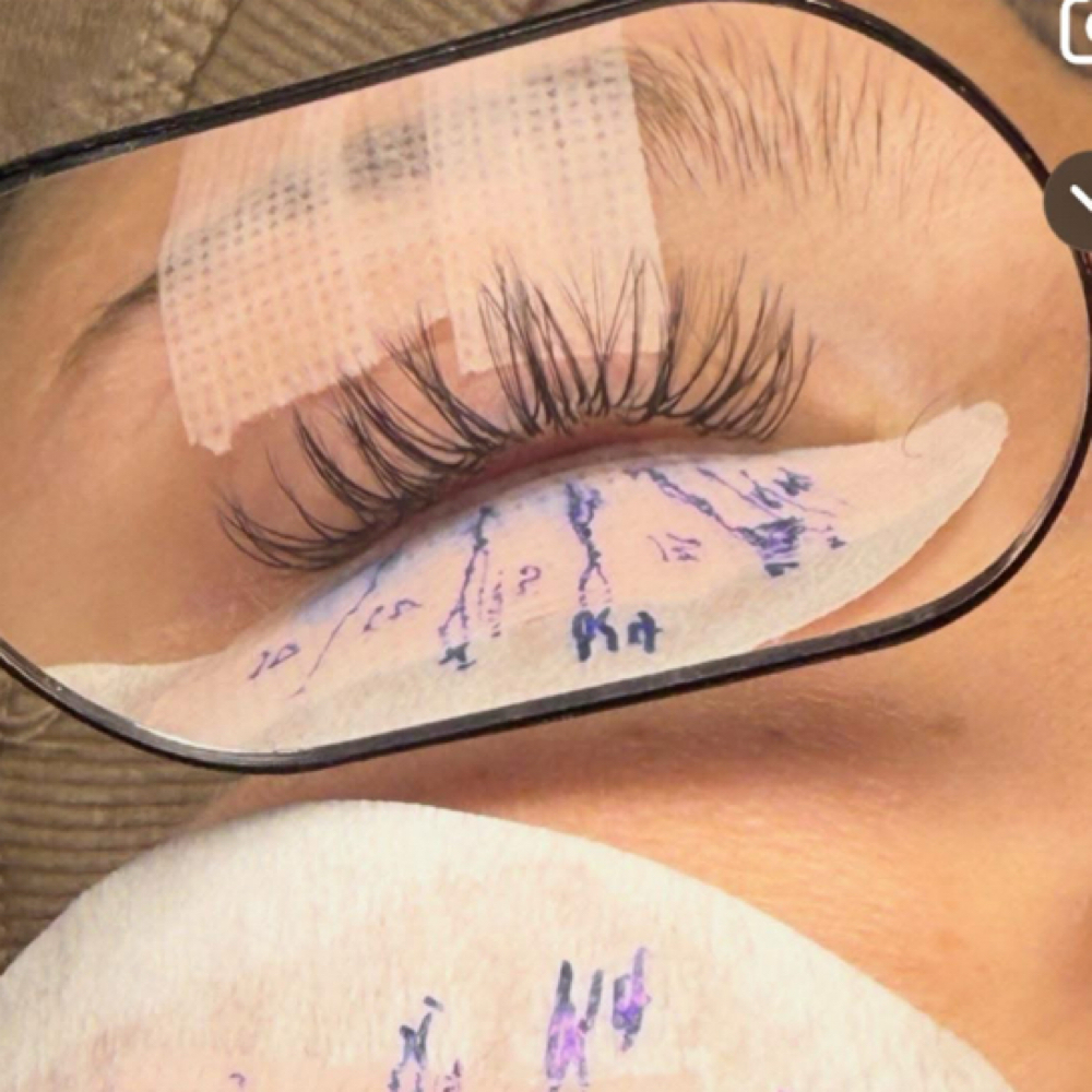Classic Lashes Full Set at Divine Feminine Aesthetics in Chehalis, WA